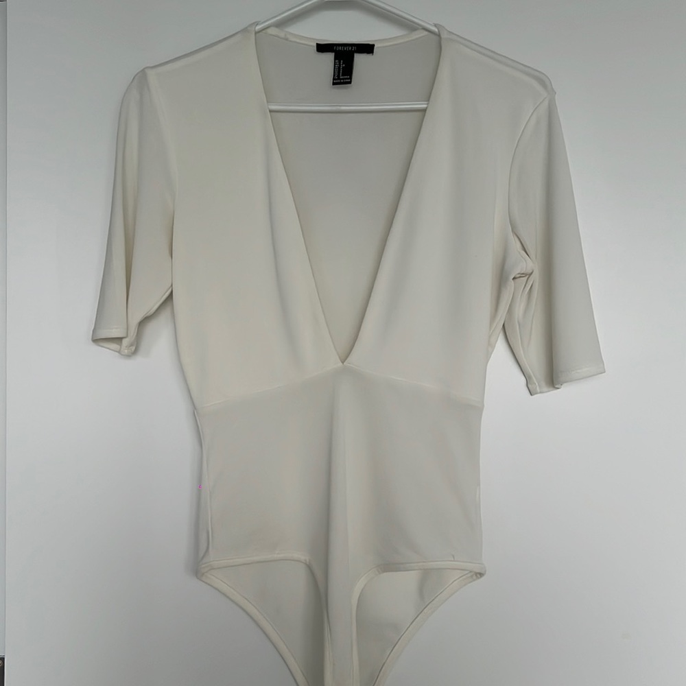 White Low V Cut Bodysuit Top - size small